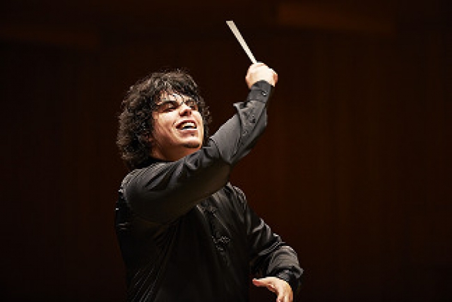アンドレア・バッティストーニ指揮　札幌交響楽団　　イメージ画像
